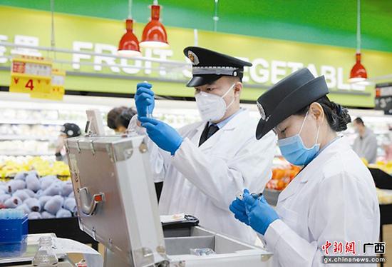 广西市场监管局强化节日监管 保障 舌尖上的安全